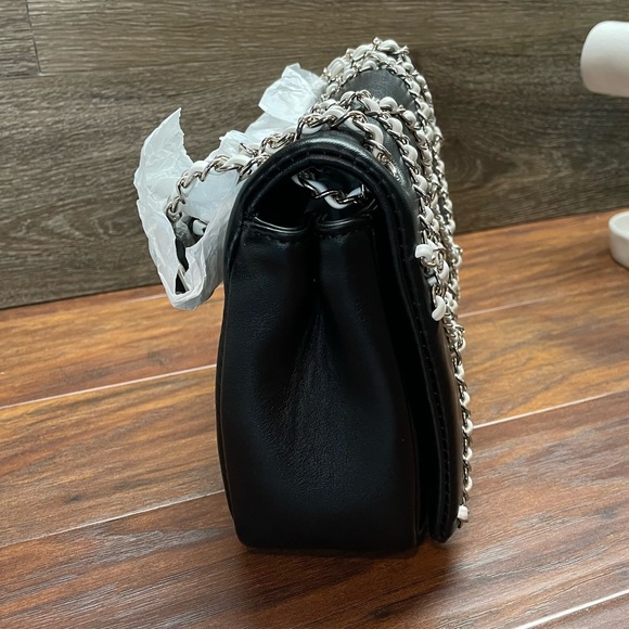 BNWT Urban Expressions Vegan Leather, Black Bag w/White Woven Chain Pattern - Picture 3 of 11